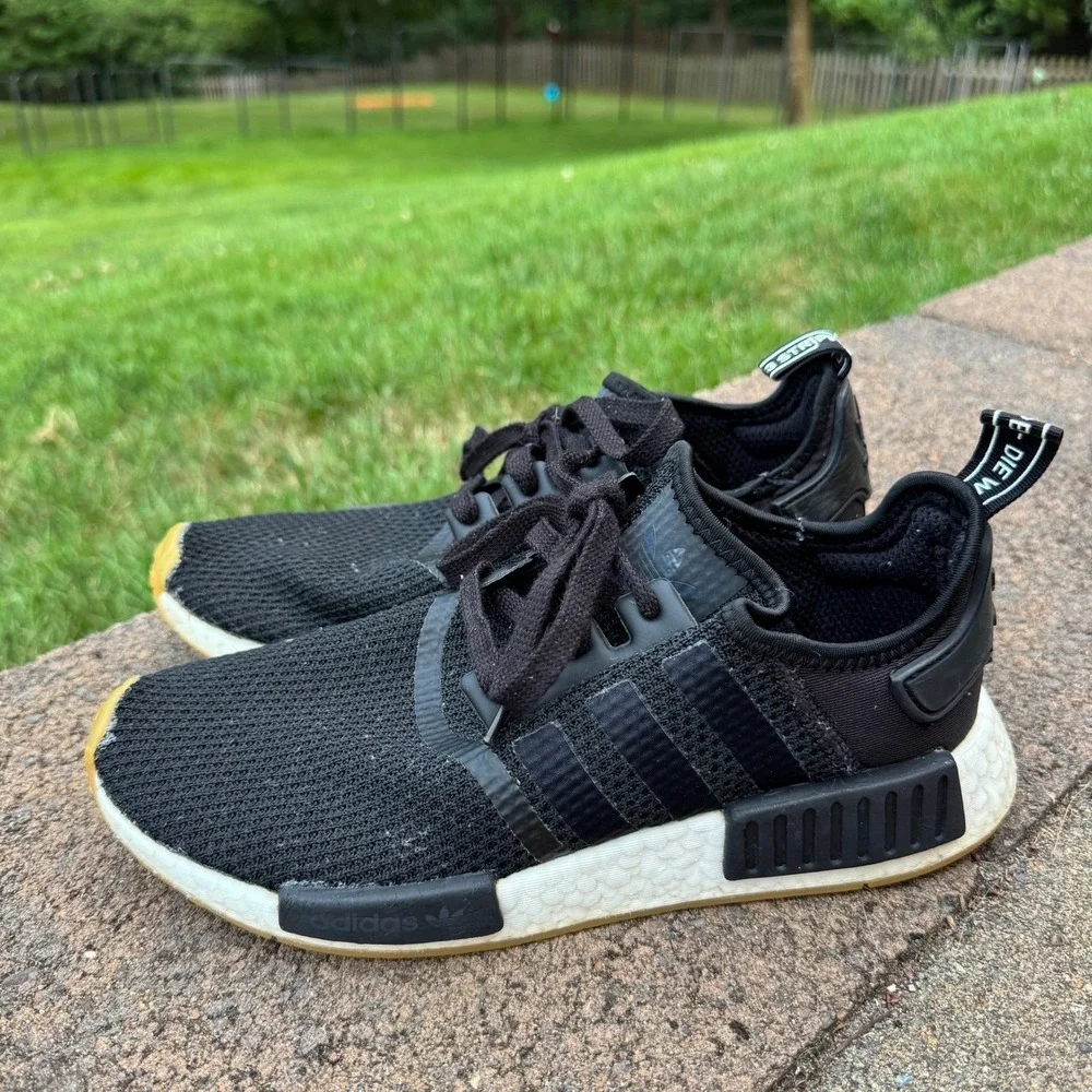 Adidas Originals NMD_R1 Core Black Gum Mens Running Shoes B42200 Size 8.5